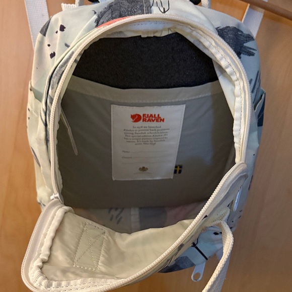 Kånken Multi-Color Backpack - Picture 4 of 5